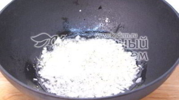 ШАГ 2. спагетти с овощами и сосисками