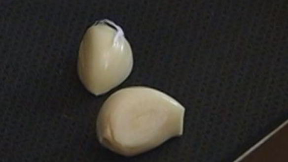 ШАГ 4. спагетти с сушеными помидорами, чесноком и сухарной крошкой