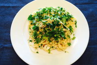 Спагетти с треской и копченым лососем