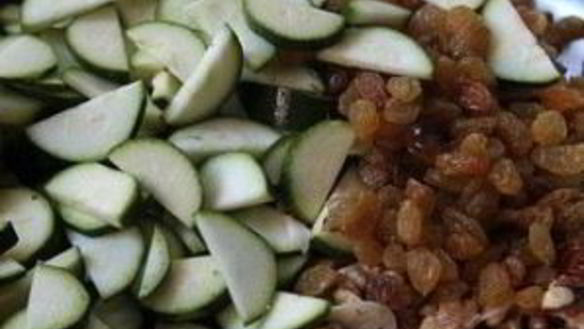 ШАГ 4. спагетти с цуккини, грецкими орехами и изюмом