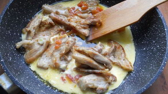 ШАГ 6. спагетти со свиной грудинкой и яично-сливочным соусом