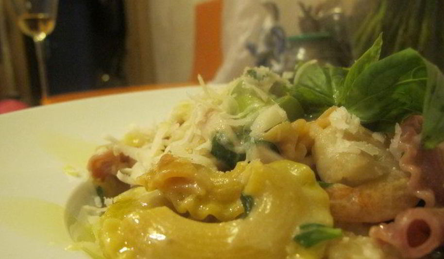 Рецепт цветная паста с креветками, кальмаром, спаржей и кокосовым молоком