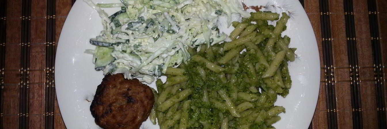 Зеленая паста со шпинатом, спаржей и козьим сыром