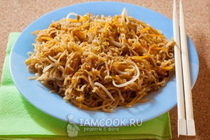Жареная лапша с морковью