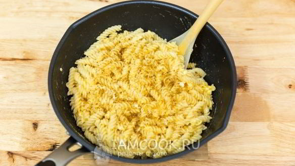 ШАГ 14. жареные макароны с яйцом
