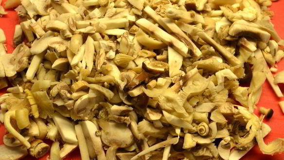 ШАГ 8. морковные клецки с грибами