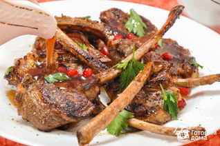 Баранья корейка под гранатовым соусом