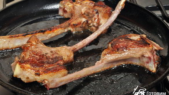 ШАГ 6. баранья корейка под гранатовым соусом