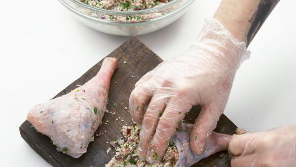 ШАГ 3. фаршированные ножки цесарки