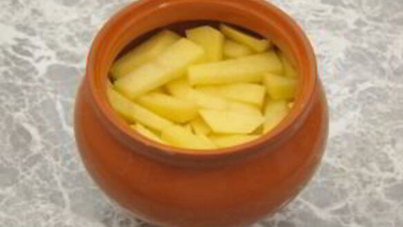 ШАГ 9. горшочки с капустой, картофелем и куриным филе