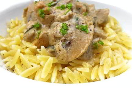 Индейка с шампиньонами в сливочном соусе