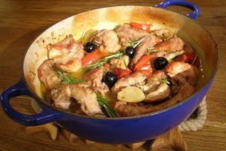 Кролик с оливками