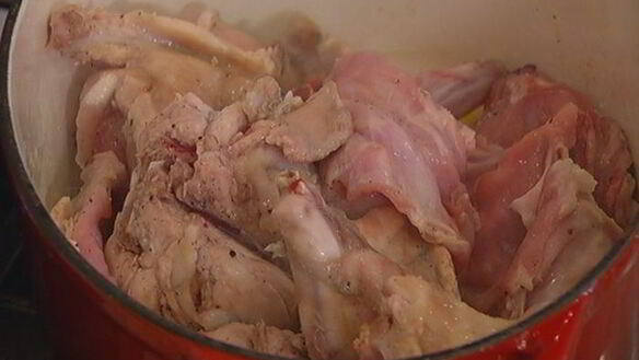 ШАГ 2. кролик в красном вине