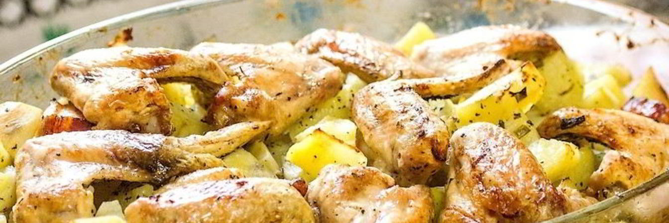 Крылья куриные с картошкой в духовке