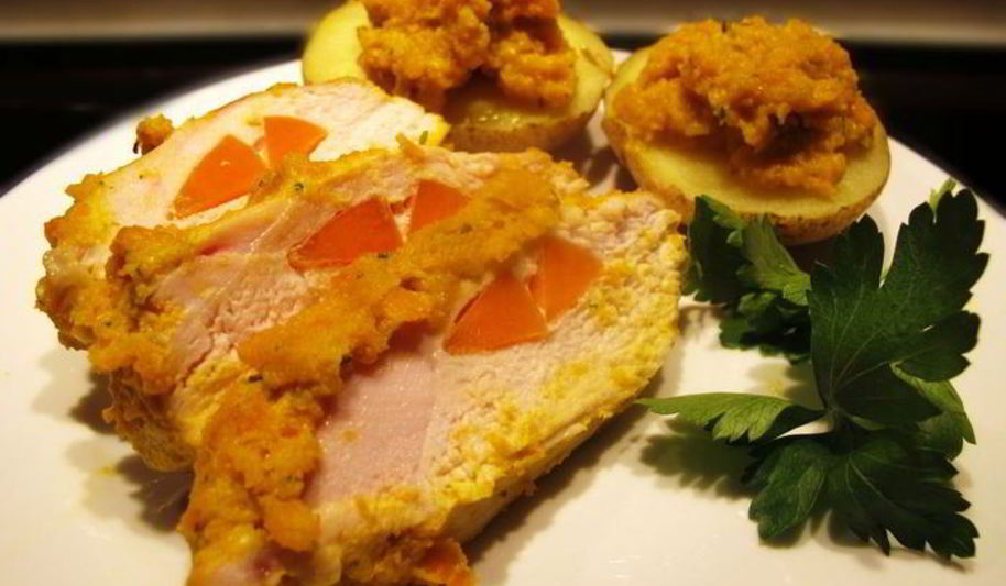 Рецепт куриная грудка, фаршированная морковкой, с печеным картофелем