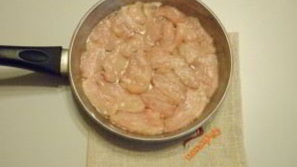 ШАГ 3. куриная грудка со сливками