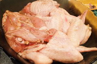 Куриные бедра в медово-горчично-соевом соусе