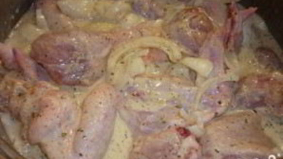 ШАГ 2. куриные бедра в мультиварке редмонд