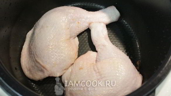 ШАГ 3. куриные ножки в мультиварке