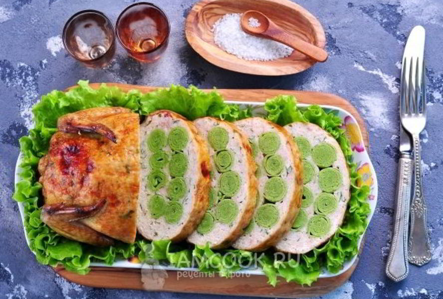 Курица по-царски, фаршированная блинами