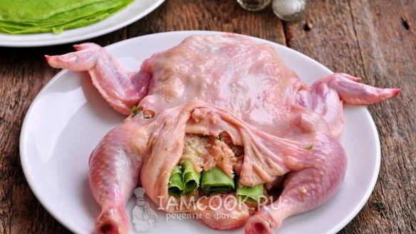 ШАГ 14. курица по-царски, фаршированная блинами