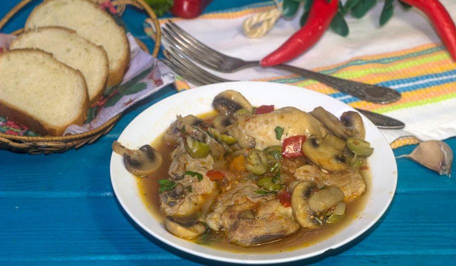 Рецепт курица тушеная с грибами и овощами