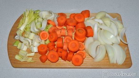 ШАГ 3. ножки индейки, тушенные с овощами