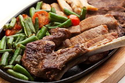 Отбивные из баранины с фасолью