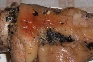 Рулька в фольге в мультиварке