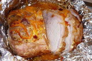 Сочная свинина с брынзой в духовке