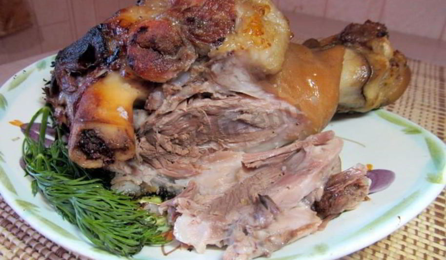 Рецепт свиная рулька в пиве запеченная в духовке