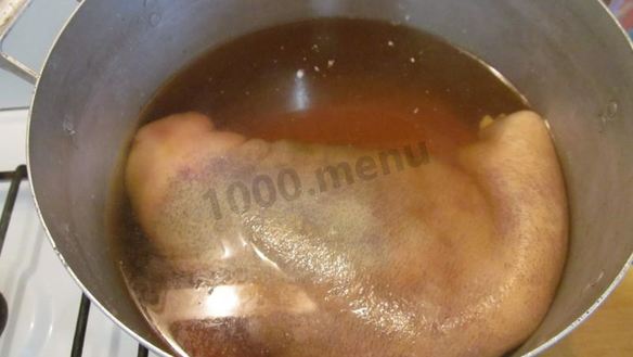 ШАГ 4. свиная рулька в пиве запеченная в духовке