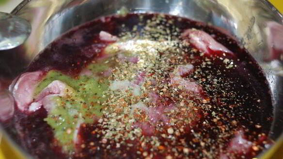 ШАГ 4. свинина под фруктовой шубкой