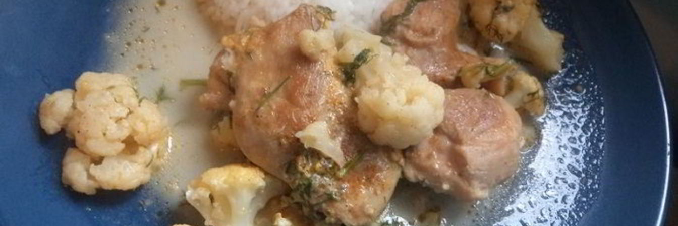 Томленая курица с цветной капустой