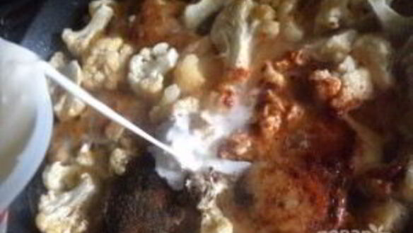 ШАГ 4. томленая курица с цветной капустой