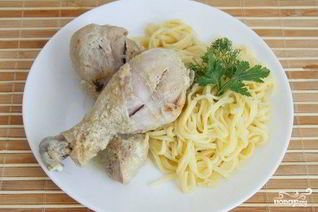 Тушеная куриная голень