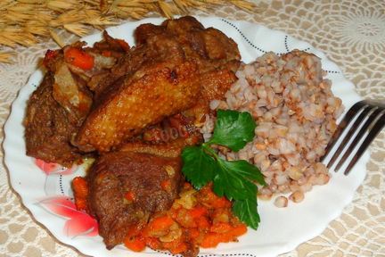 Тушеная утка кусочками