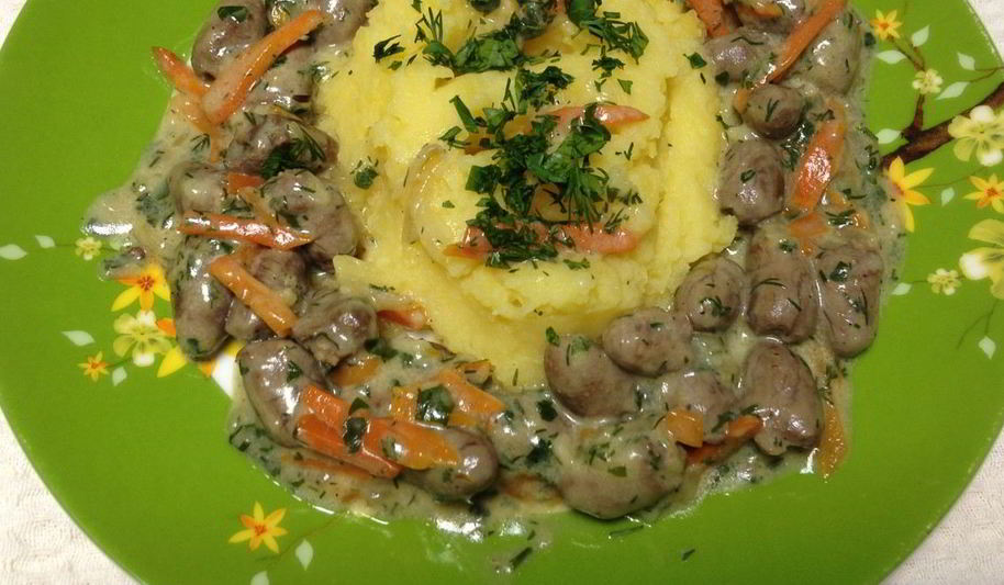 Рецепт тушеные куриные сердечки