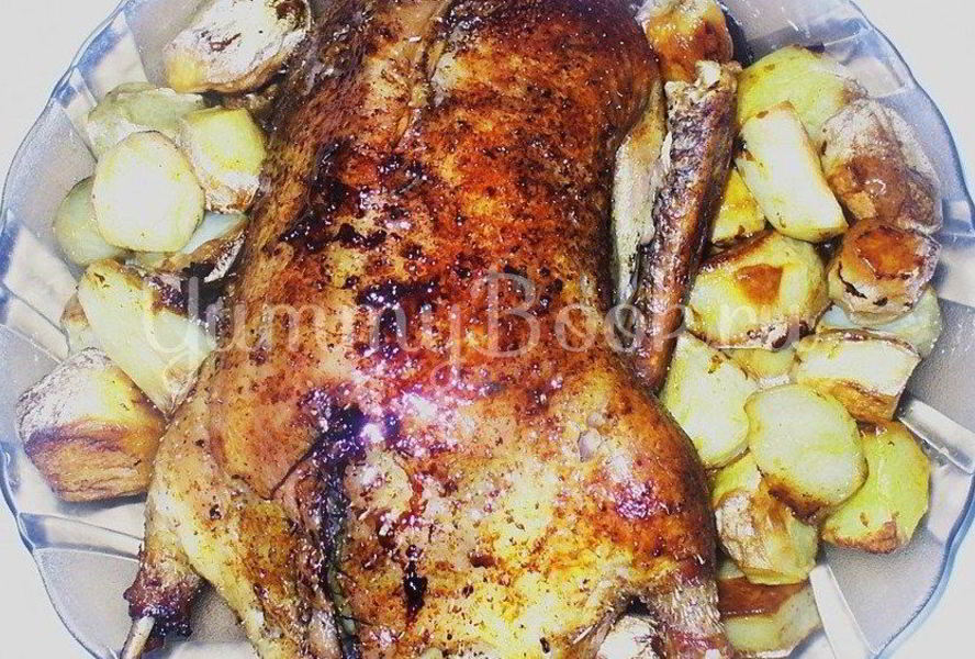 Утка фаршированная грибами и картофелем