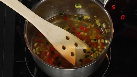 ШАГ 5. ягненок с кускусом, зернами граната и миндалем