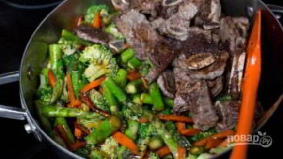 ШАГ 6. жареное мясо с овощами