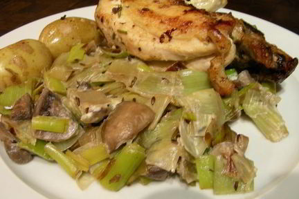 Нежный гарнир из лука-порея и грибов с маскарпоне