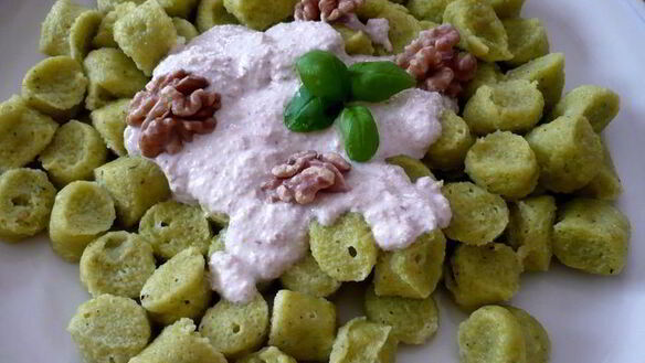 ШАГ 5. ньокки с базиликом под соусом из грецкого ореха