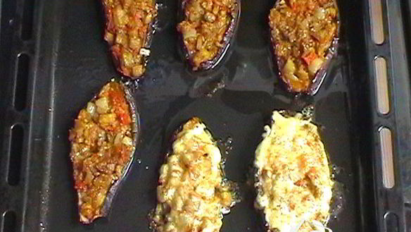 ШАГ 3. баклажаны, фаршированные овощами