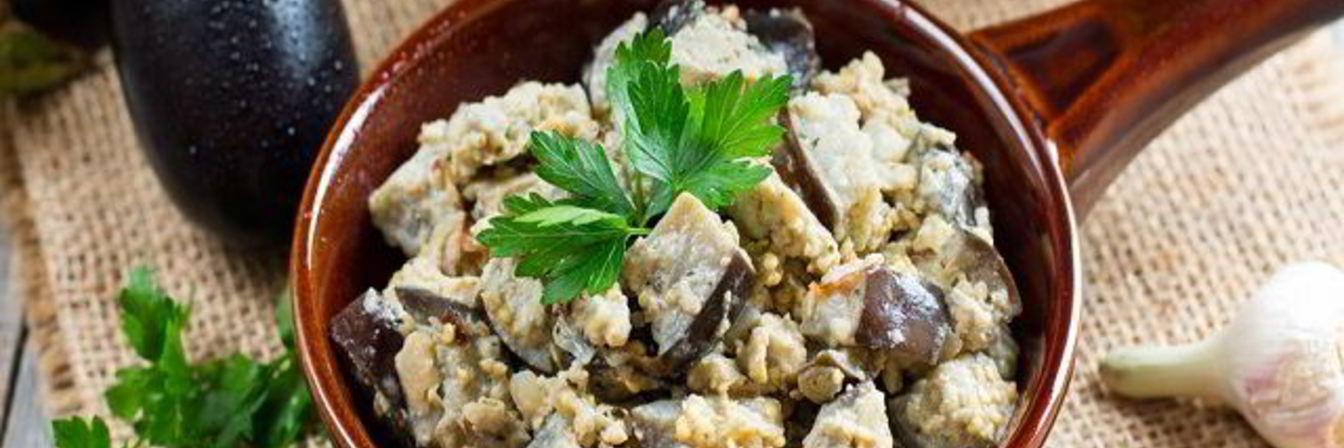 Баклажаны с фаршем на сковороде