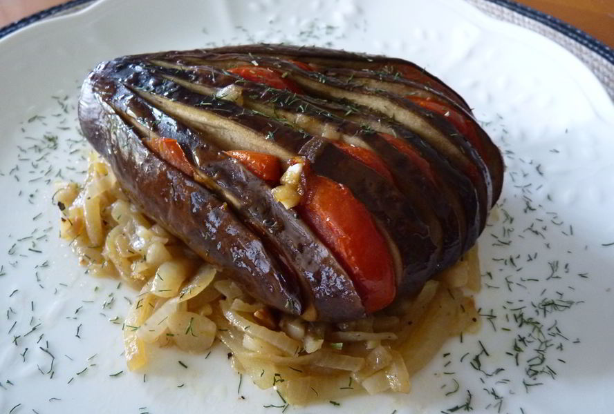 Баклажаны запеченные с помидорами