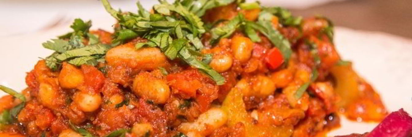 Белая фасоль с помидорами