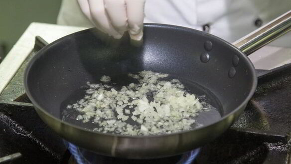 ШАГ 3. белая фасоль с помидорами