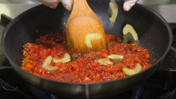 ШАГ 8. белая фасоль с помидорами