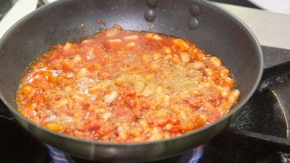 ШАГ 10. белая фасоль с помидорами